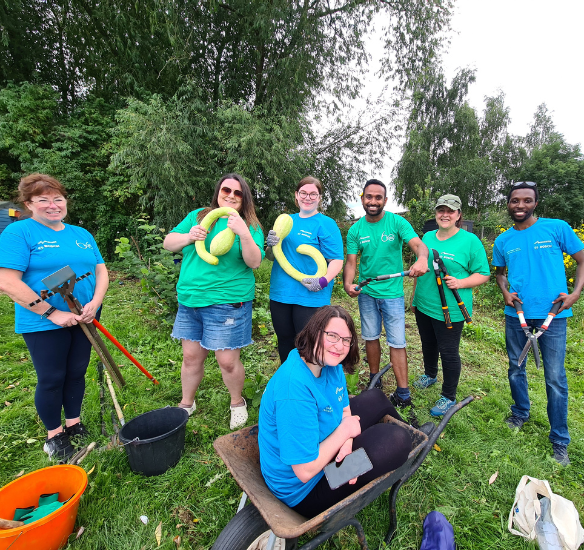 Contact Centre Team - gardening